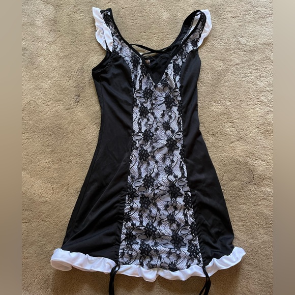 Full French maid costume with accessories, size medium - Picture 5 of 9